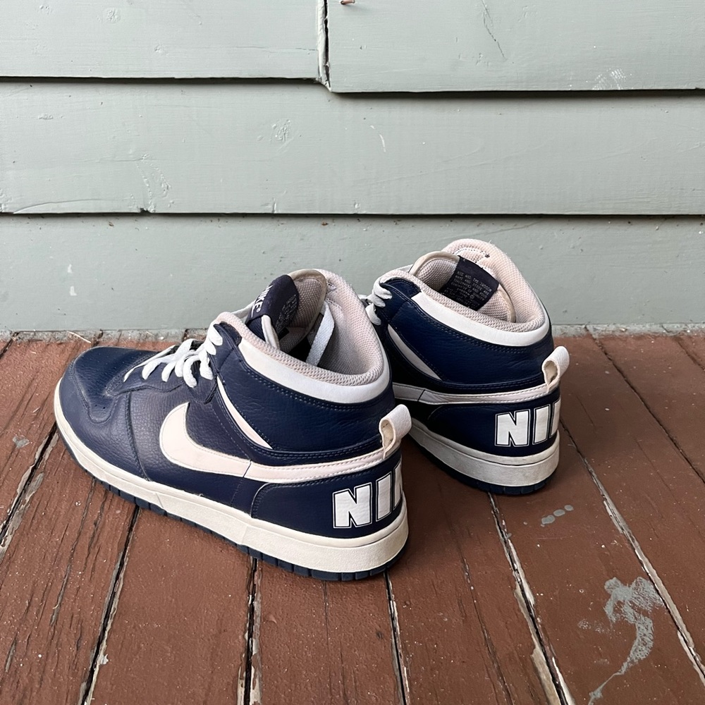 “BIG NIKE” NIKE HIGHTOP SNEAKERS - Picture 6 of 7